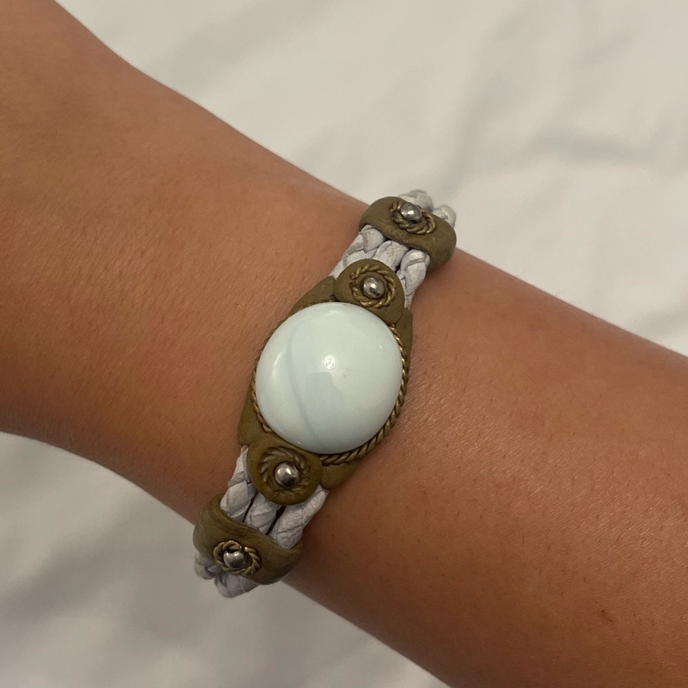 Bracelet twine and leather and stone
